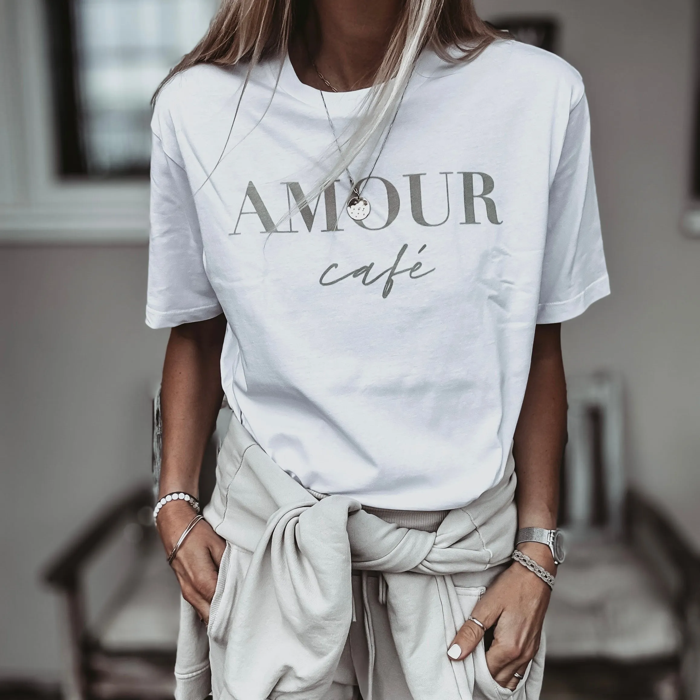 AMOUR Cafe white / sand tee *boyfriend fit* *NEW*