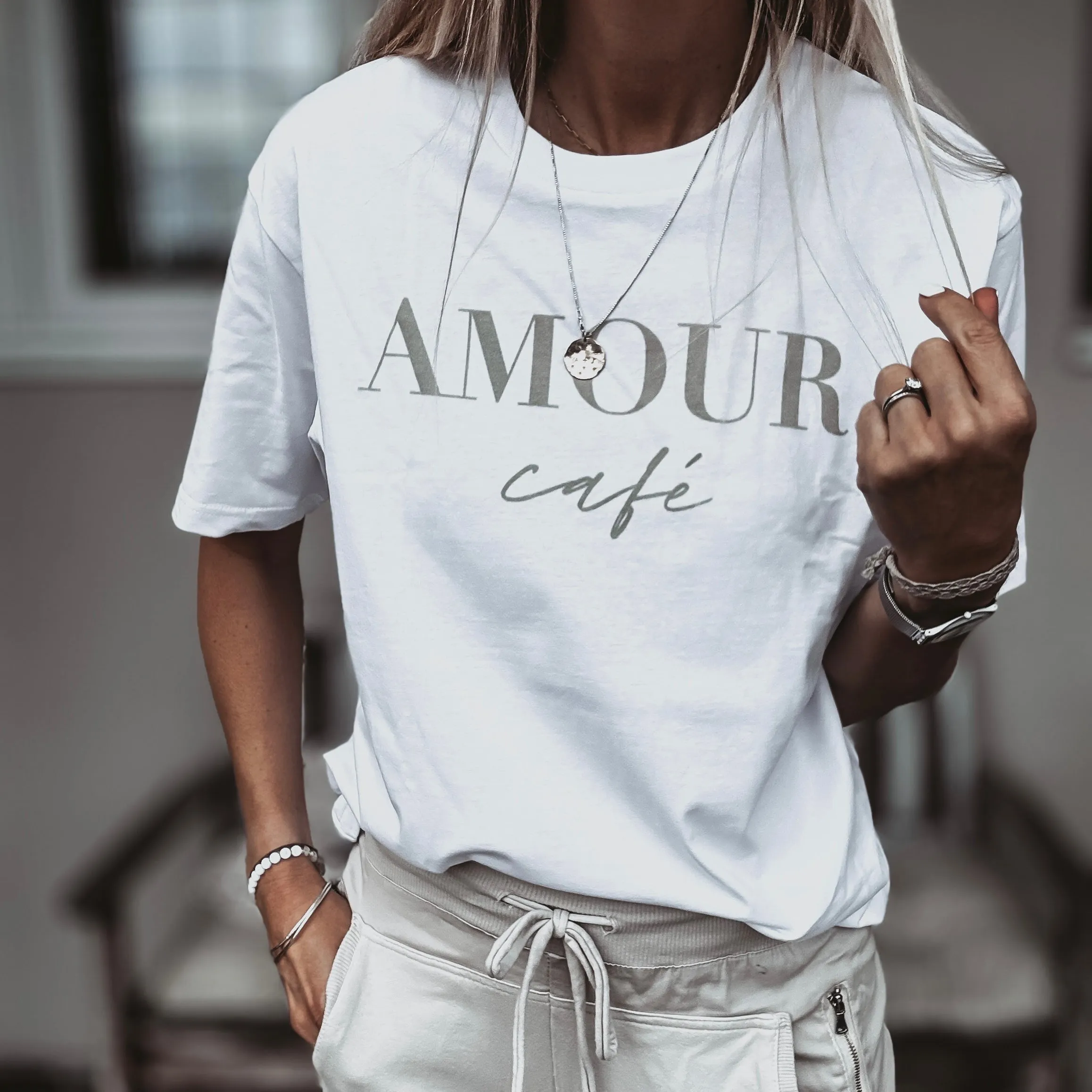 AMOUR Cafe white / sand tee *boyfriend fit* *NEW*