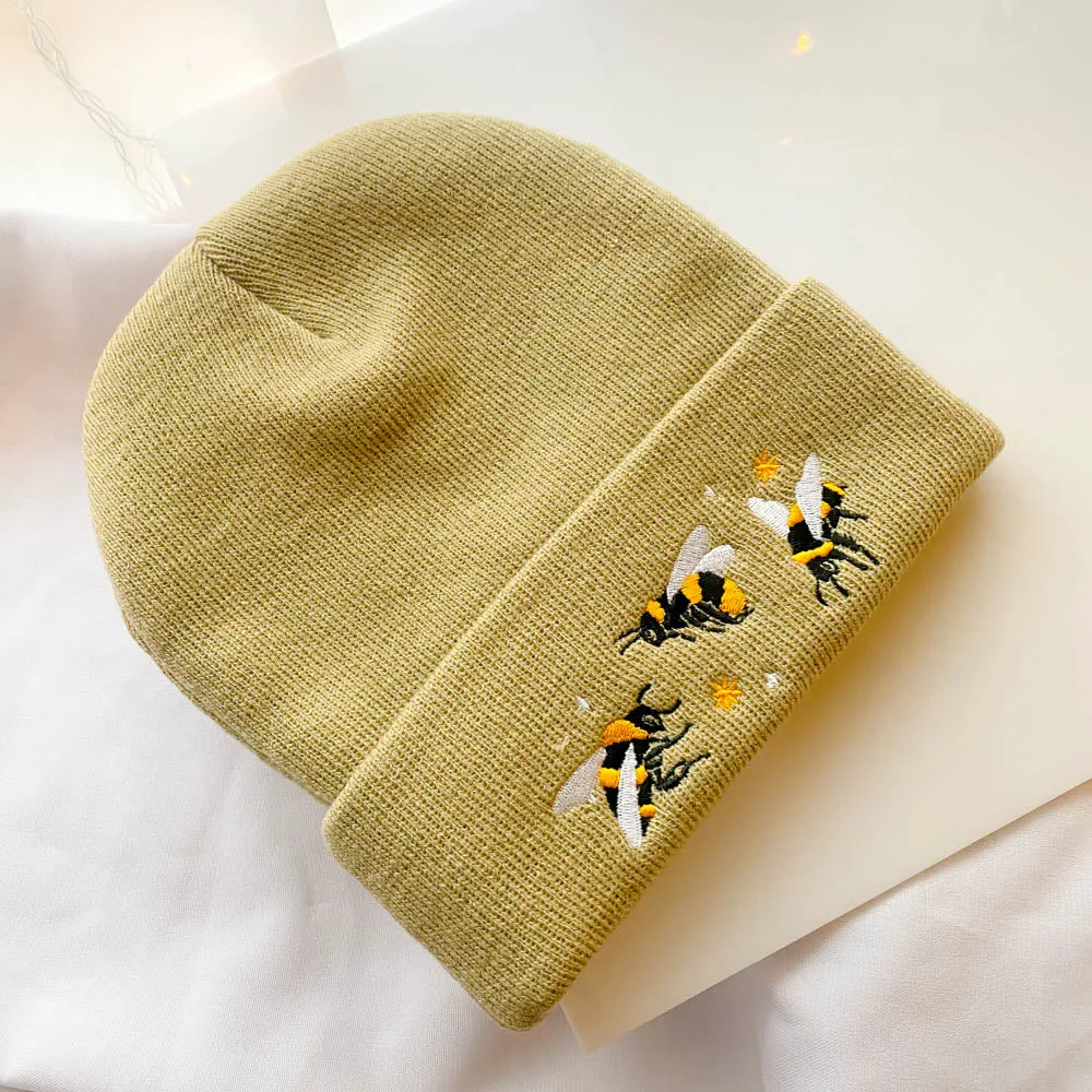 BEES & SPARKLES TAN BEANIE