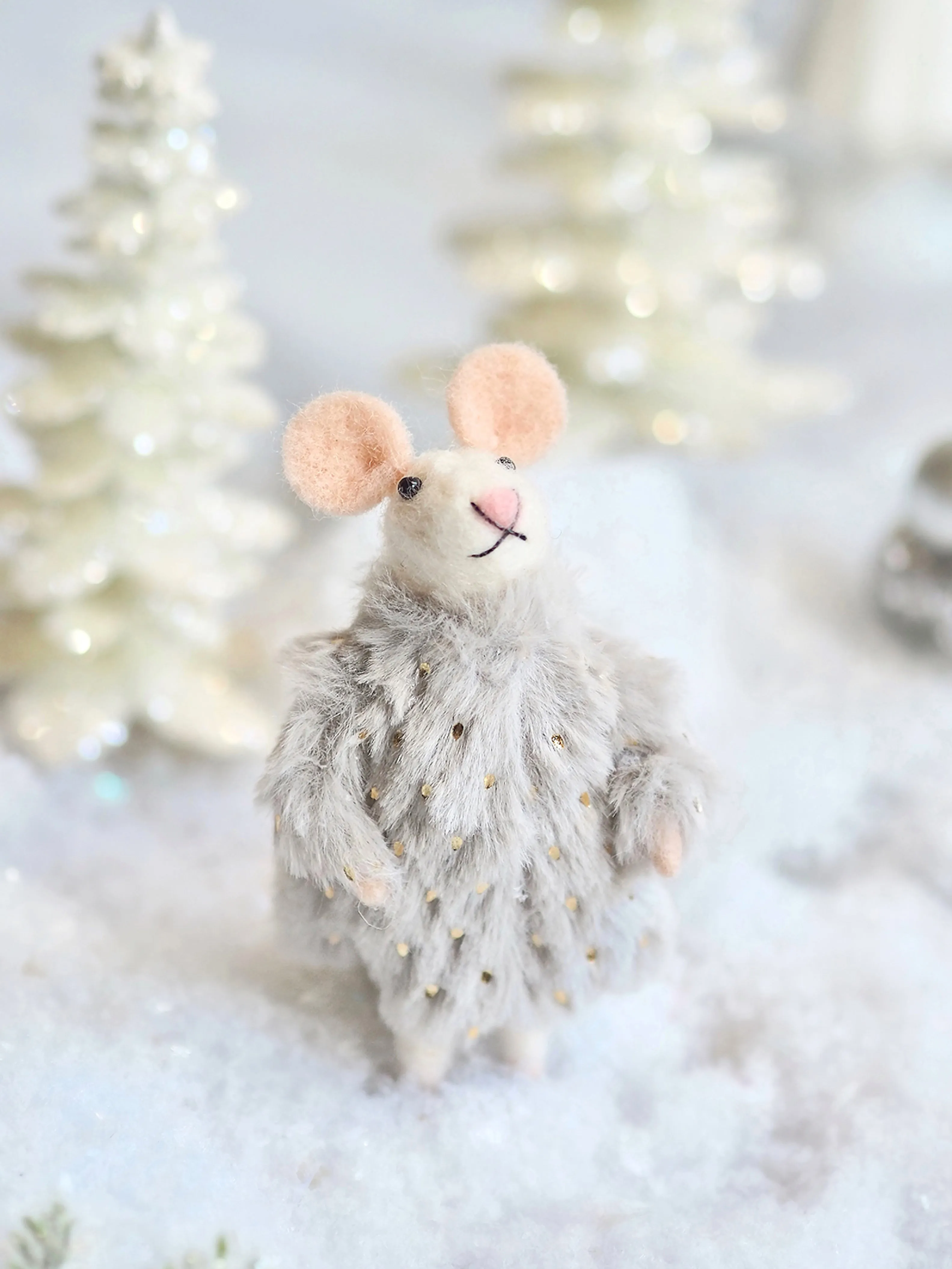 Fancy Coat Mouse Ornament