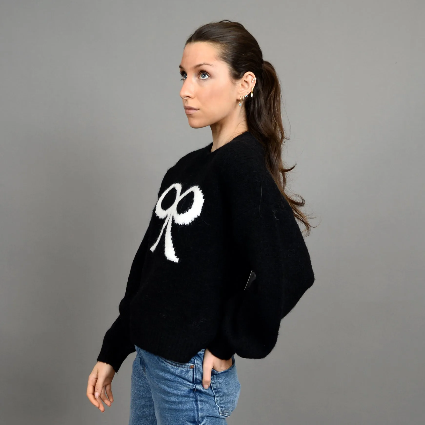 Liselotte Bow Crew Neck Sweater