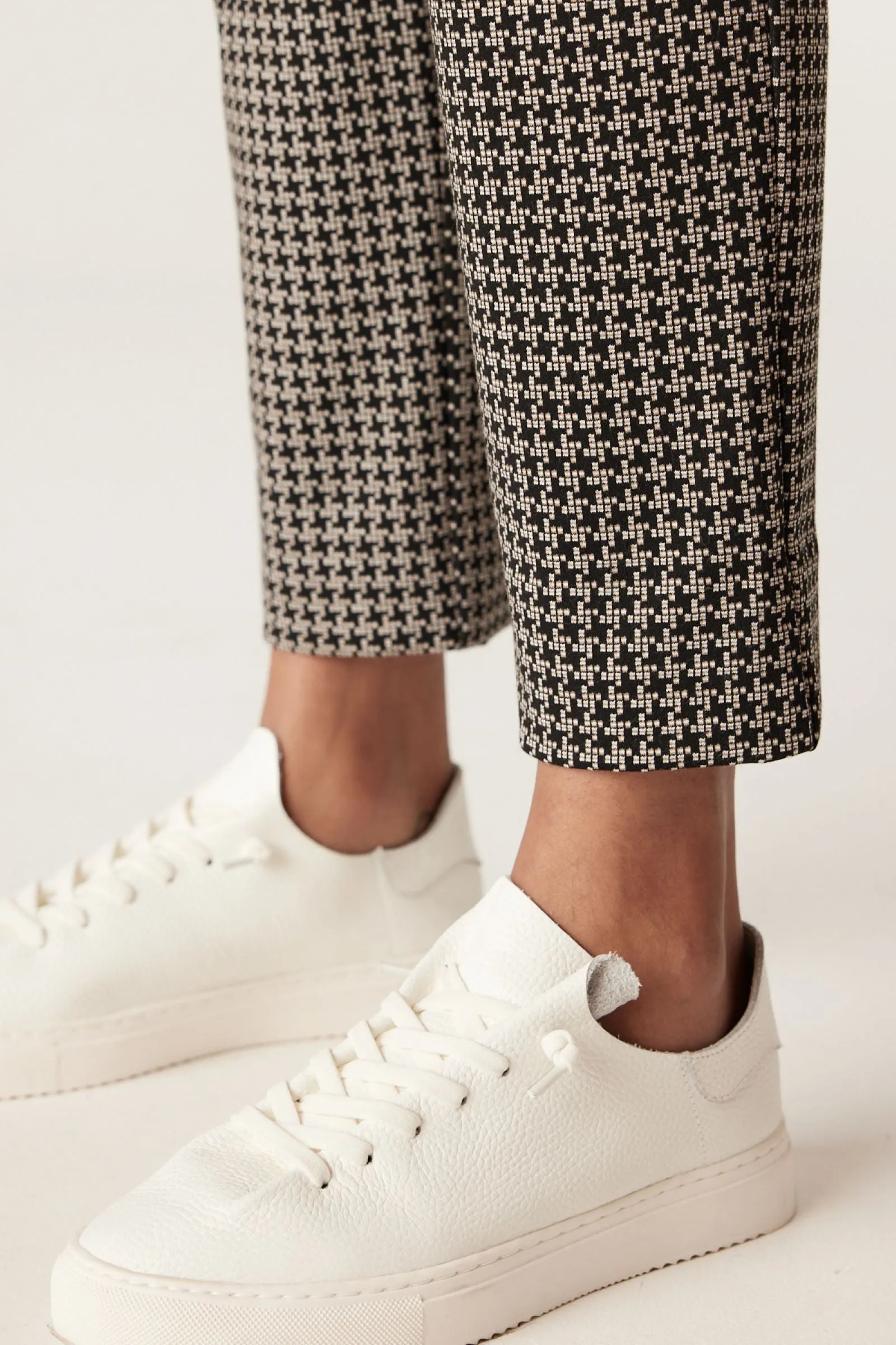 Liv Houndstooth Pants